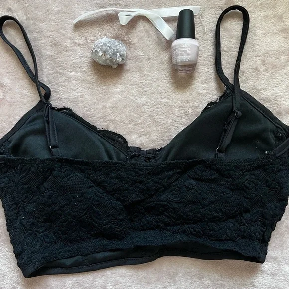 Black Lace tank top🖤 - Picture 3 of 3